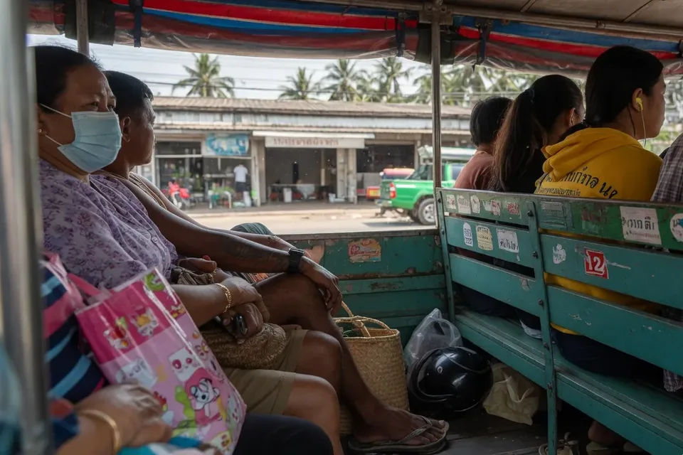 Thai Etiquette Guide — Cultural Dos & Don'ts — later in the day.